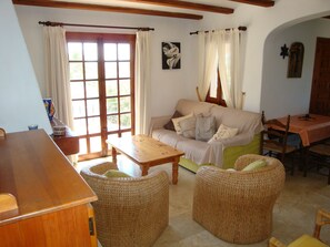 Smart TV, DVD player, ping pong, books - Private Pool, terrace vineyard views, BBQ, Table Tennis, 5 min car Beach/Town (Benitachell)