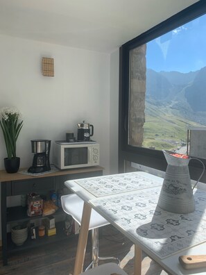 تناول الطعام