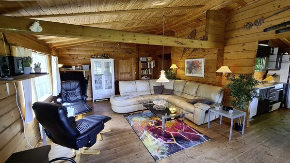 TV, fireplace, DVD player, stereo