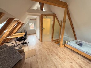 3 bedrooms, free WiFi, bed sheets
