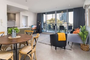 Interior - Central 1-Bed with Parking, BBQ and Indoor Pool (Canberra)