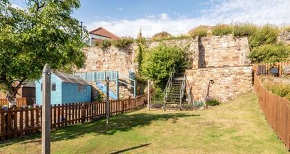 Beautifully renovated 4 bedroomed house close to the shore in Pittenweem.