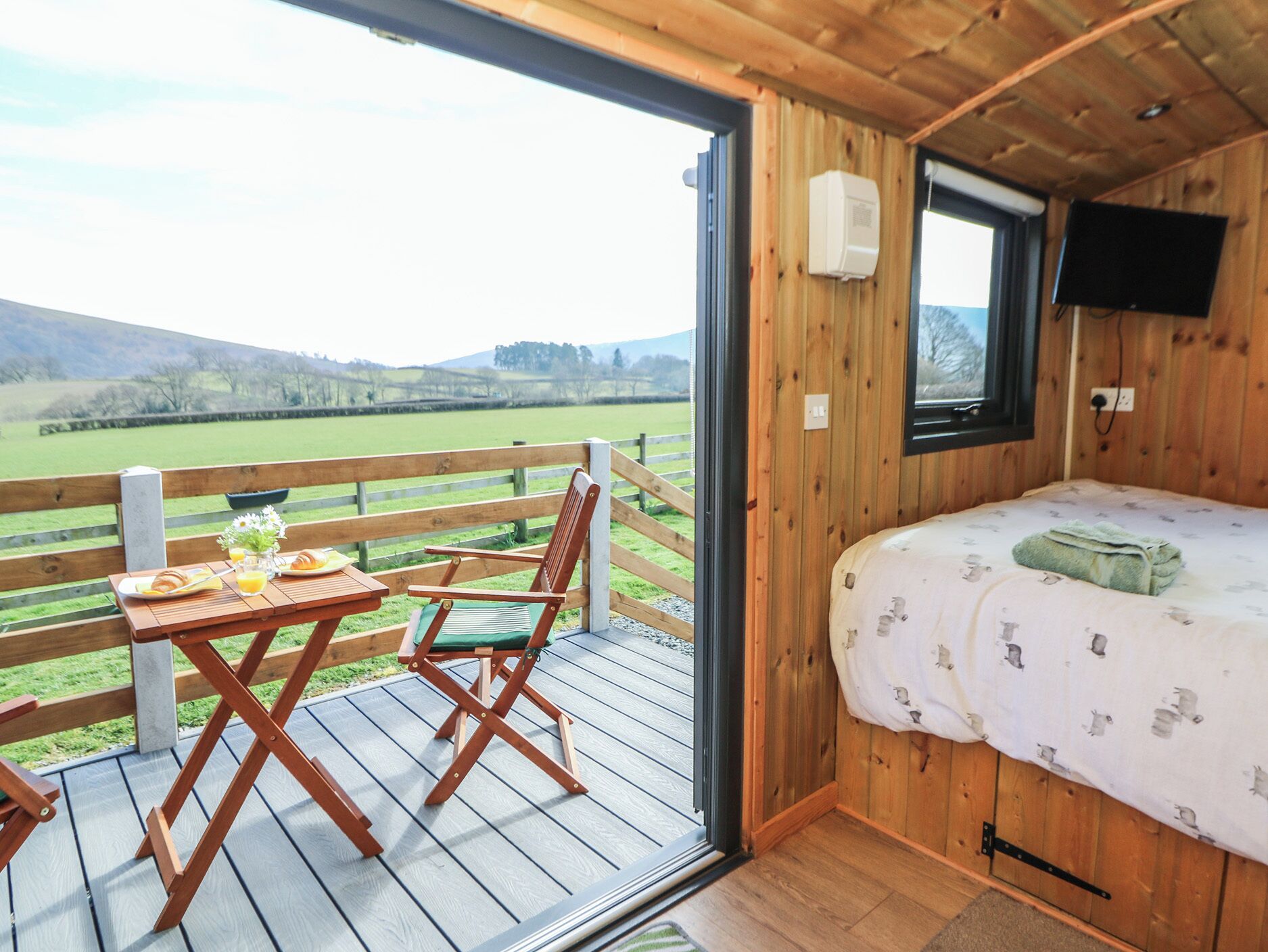 Cottage | 1 bedroom, individually decorated, individually furnished, free WiFi