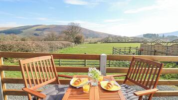 Cottage | Outdoor dining