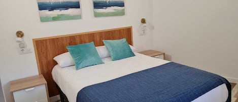 3 bedrooms, iron/ironing board, travel crib, WiFi