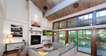 Honey Bear Den (#786) | On Golf Course - AC/Pool/Hot Tub - Near Ski
