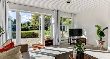 Beautiful Large House Near Beach on the South Coast