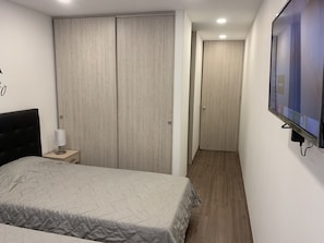 2 Schlafzimmer, Schreibtisch, Bügeleisen/Bügelbrett, kostenloses WLAN