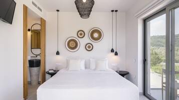 Deluxe Villa | 5 bedrooms, down comforters, Select Comfort beds, in-room safe