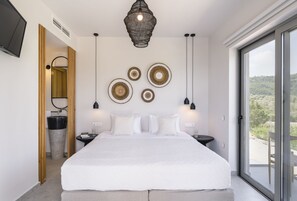 Deluxe Villa | 5 bedrooms, down comforters, Select Comfort beds, in-room safe - Allure Retreat Villa (Lefkada)