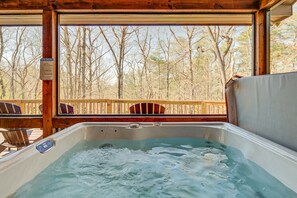 Indoor spa tub