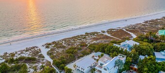 Charming Beachfront Bungalow with Sunset Views and Coastal Comfort