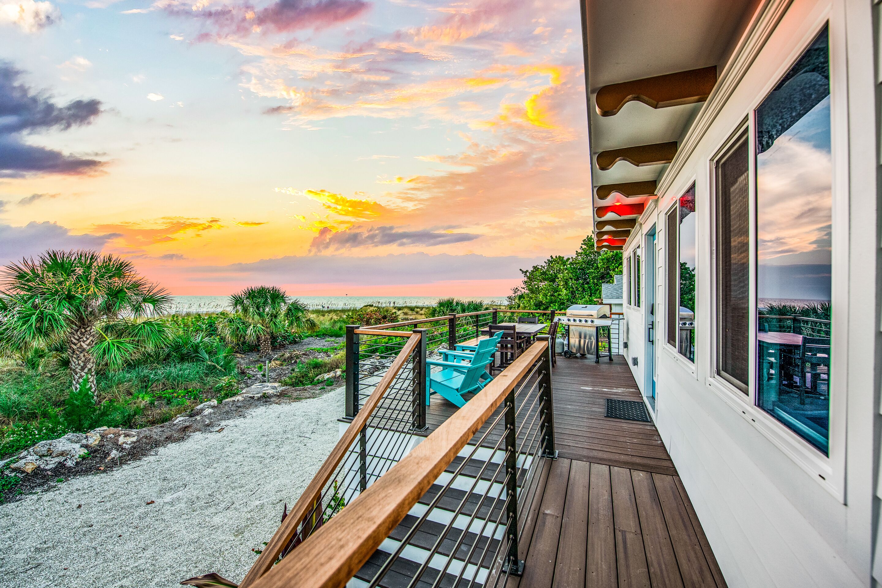 Beachfront Home with Amazing Deck Views! Near Shops and Restaurants! -High Tide