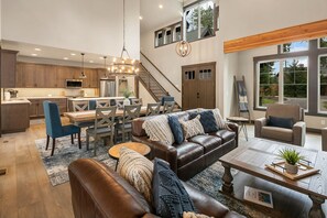 Smart-TV, Kamin, Tischtennisplatte