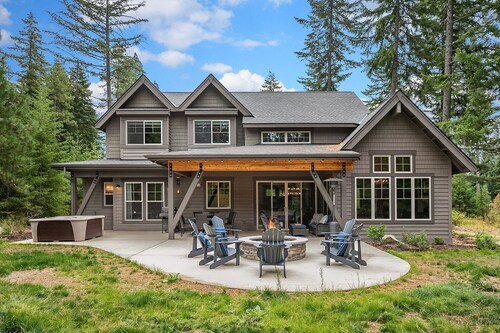 Private retreat in Suncadia! Game Room*Hot Tub*Fire Pit