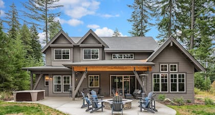 Private retreat in Suncadia! Game Room*Hot Tub*Fire Pit