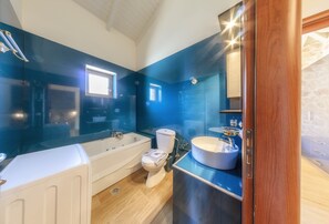 Villa, 3 Bedrooms, Pool View | Bathroom