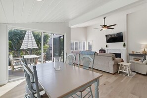 Condo, 2 Bedrooms | Interior