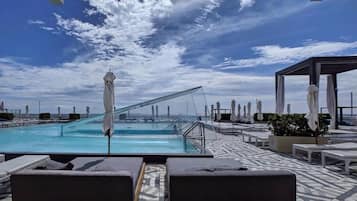 Condo, 2 habitaciones | Alberca | Alberca climatizada