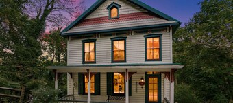 Enchanting Cottage, walk to Downtown Harpers Ferry