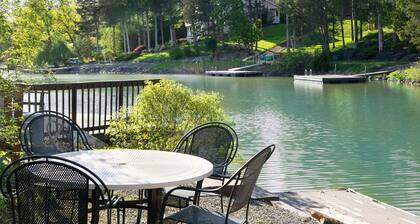 Log Cabin Lakehouse | Pool | Beach | Kayaks | Firepit