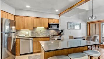 Microwave, stovetop, dishwasher, coffee/tea maker