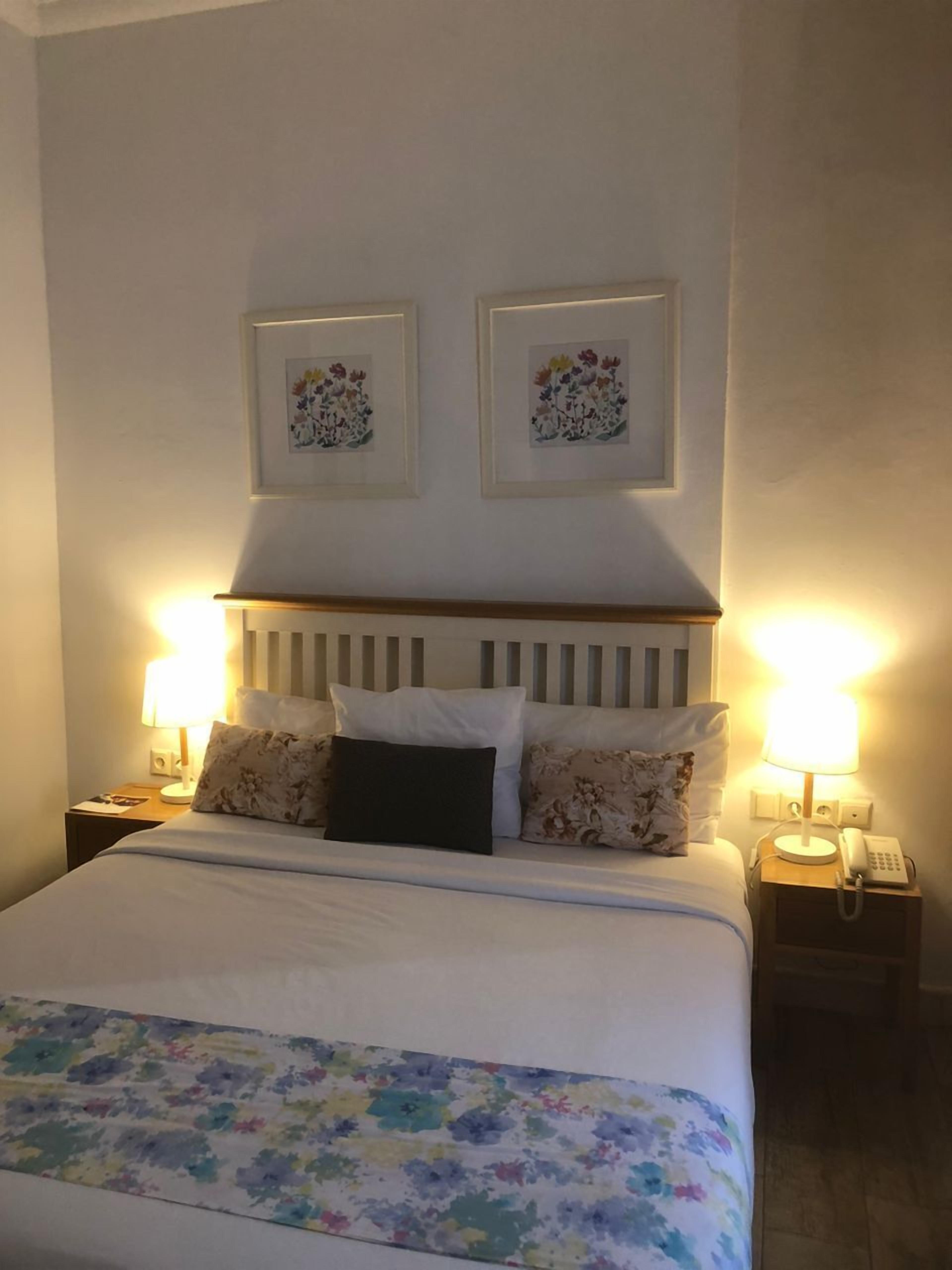 Chambre Double Deluxe | Literie de qualité supérieure, coffres-forts dans les chambres, bureau