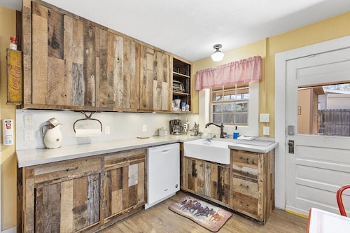 The Cowboy House - Rustic charm