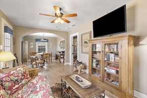 TV - The Cowboy House - Rustic charm (Alpine)