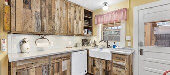 The Cowboy House - Rustic charm
