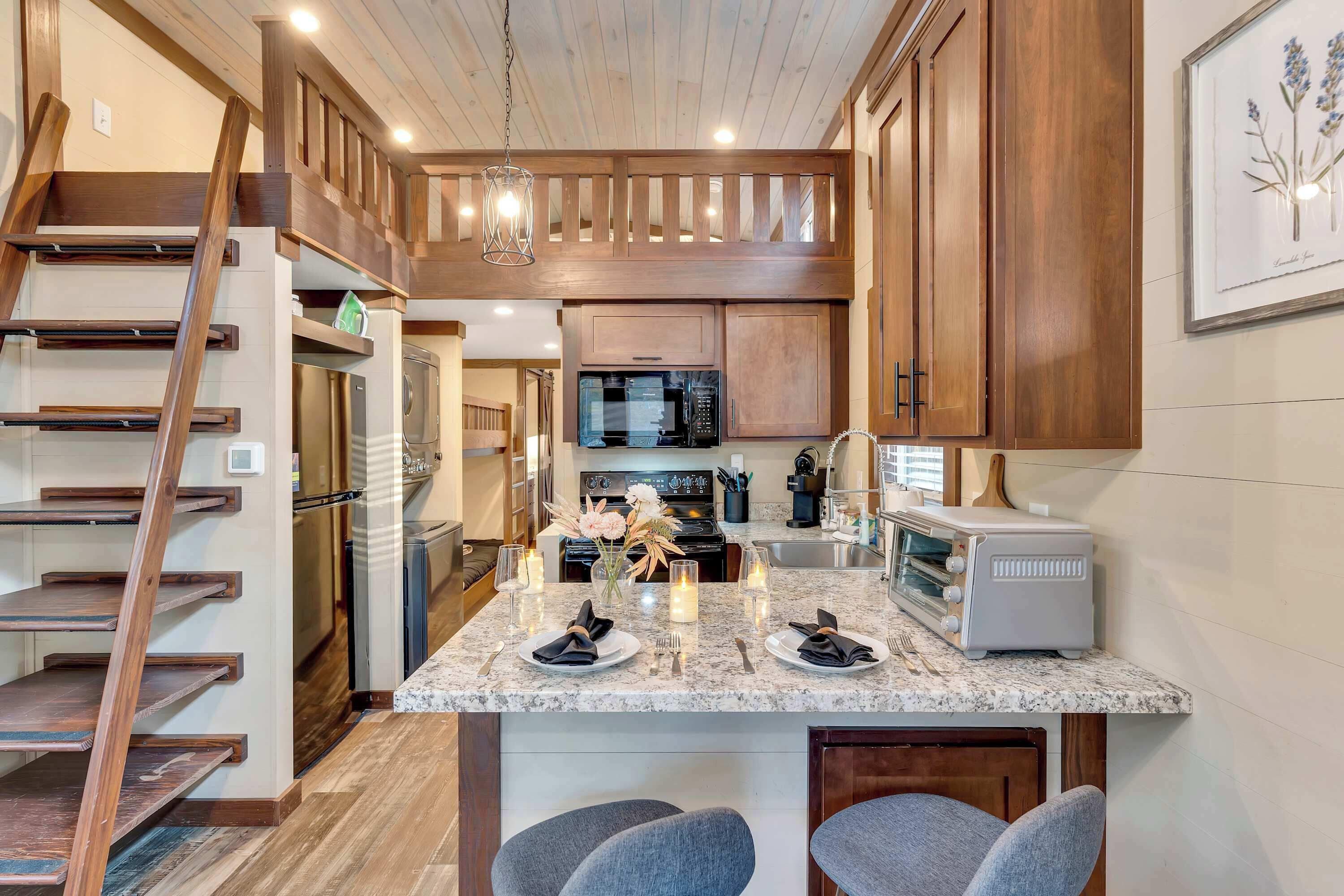 Geladeira, micro-ondas, fogão, cooktop