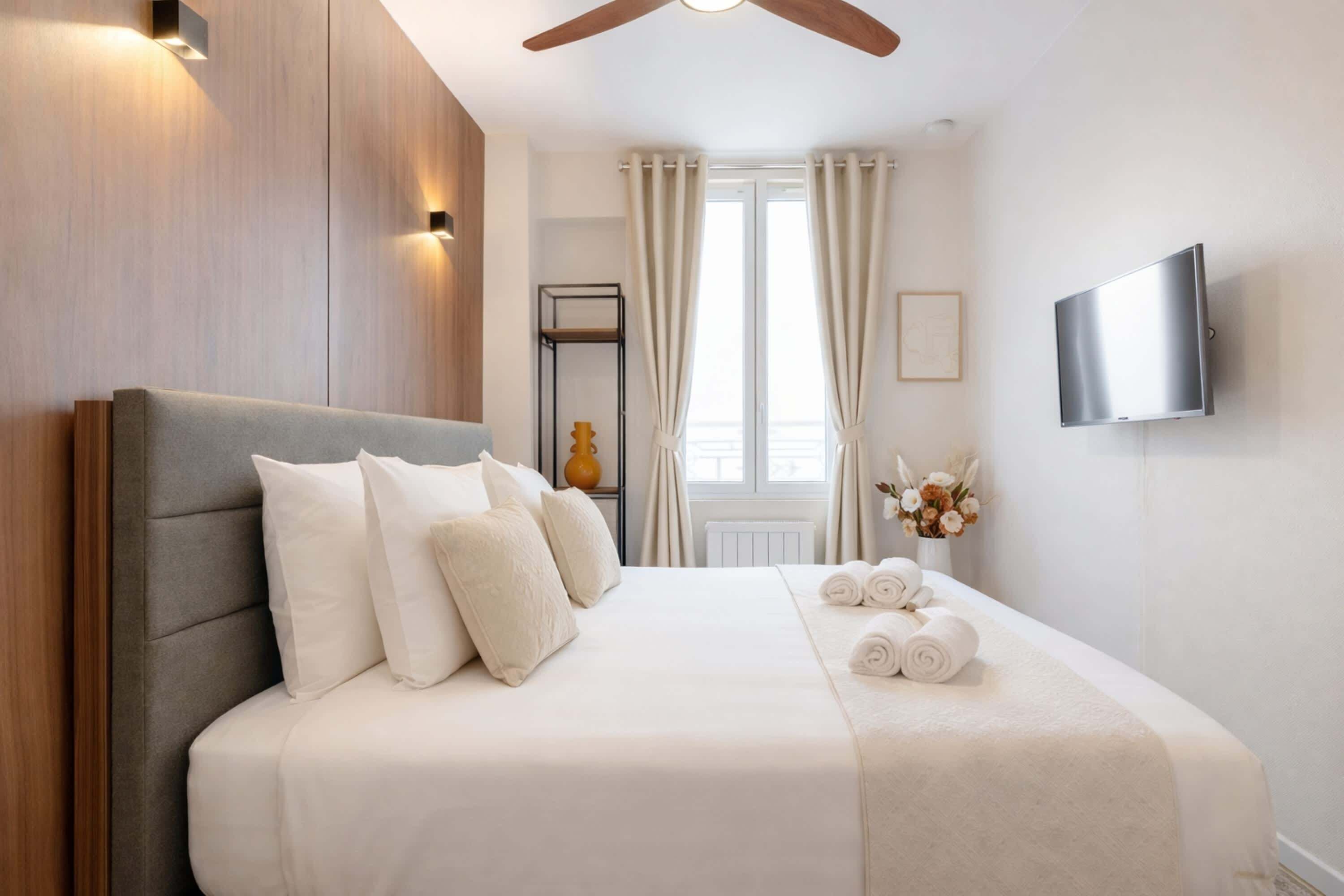 Iron/ironing board, travel crib, WiFi, bed sheets