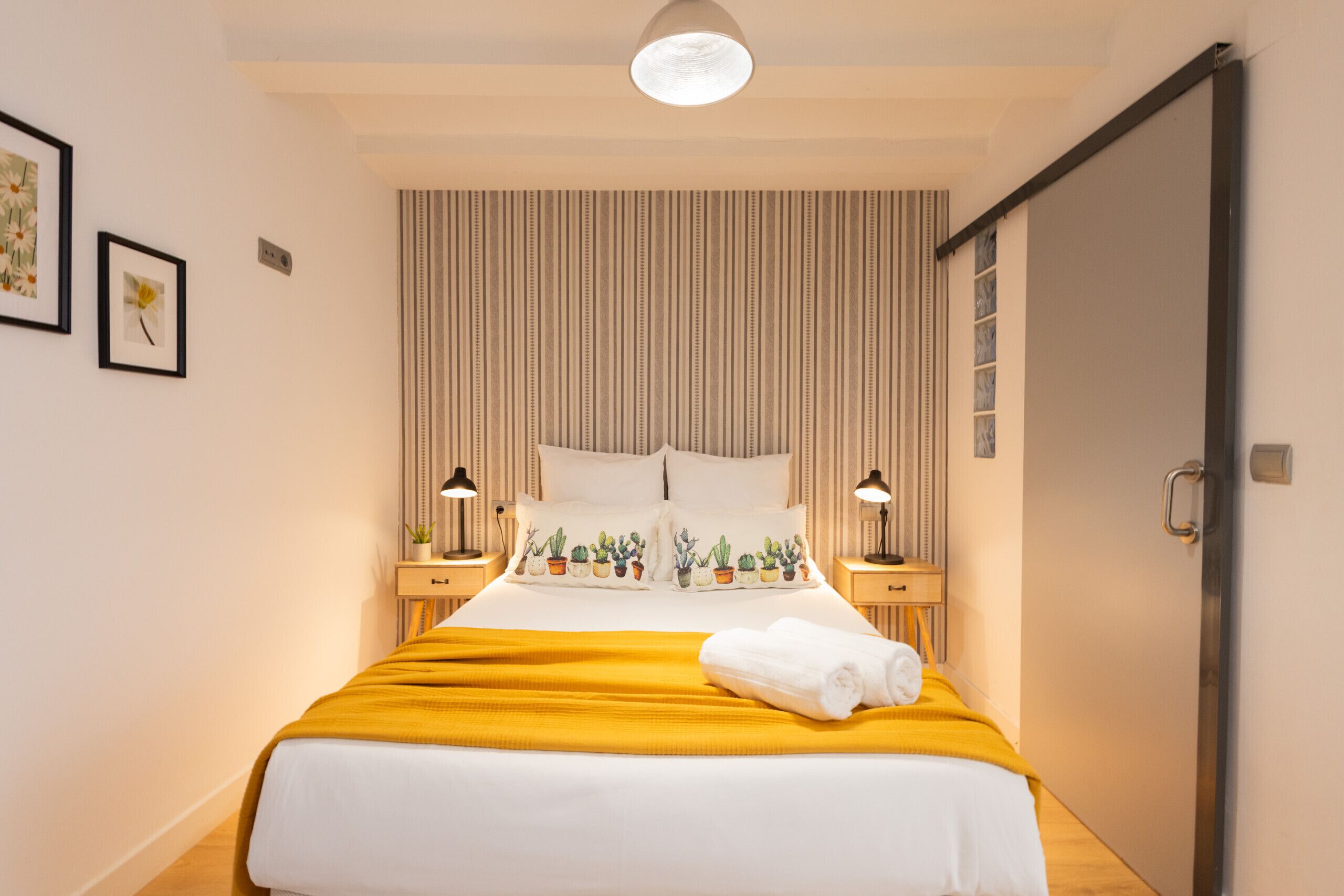 1 dormitorio, tabla de planchar con plancha, wifi gratis y ropa de cama