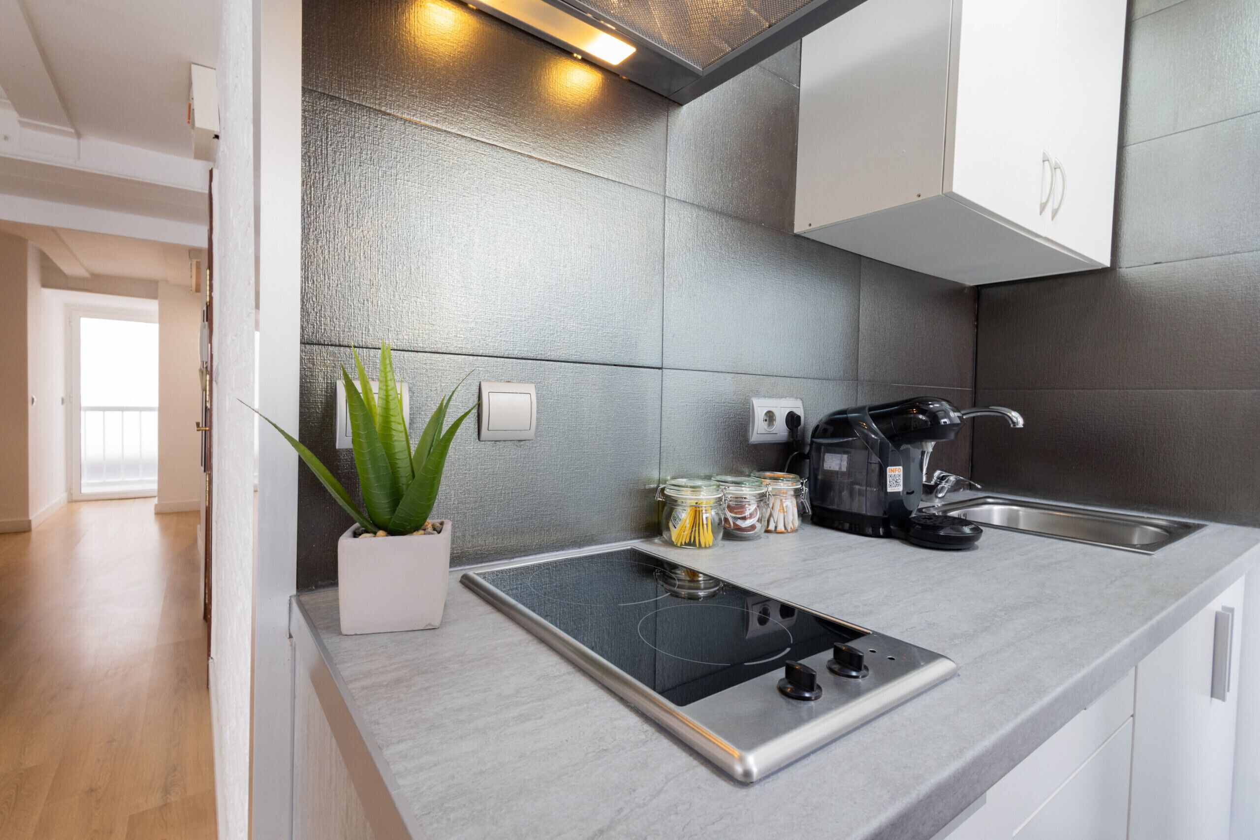 Fridge, microwave, oven, coffee/tea maker