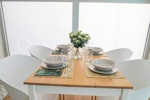 Dining - THE PORT SUITES APARTMENTS 5 (Valencia)