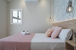 Iron/ironing board, free WiFi, bed sheets - THE PORT SUITES APARTMENTS 5 (Valencia)