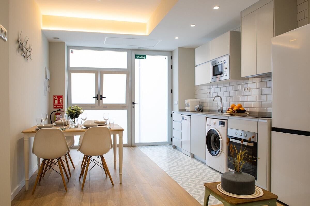 Réfrigérateur, micro-ondes, four, lave-vaisselle