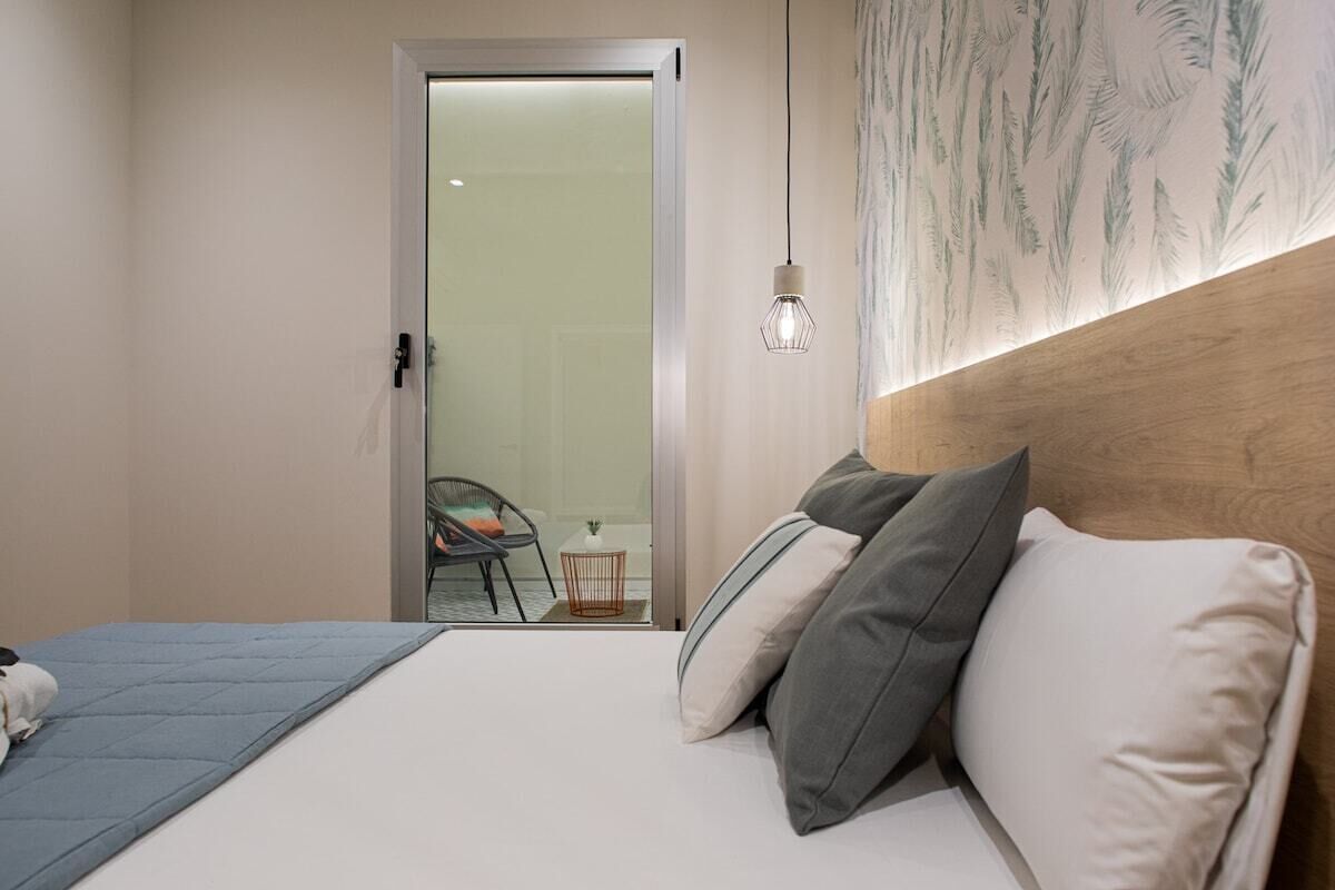 1 chambre, fer et planche à repasser, Wi-Fi gratuit, draps fournis