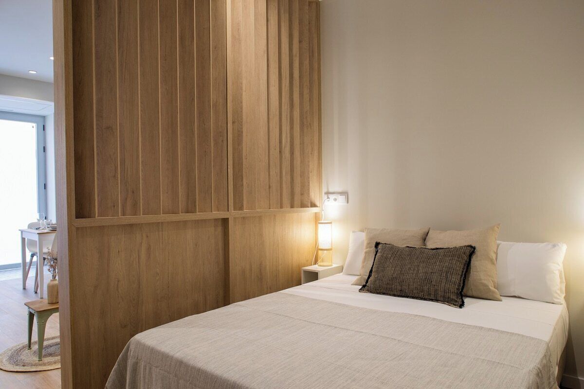 2 slaapkamers, een strijkplank/strijkijzer, gratis wifi, beddengoed