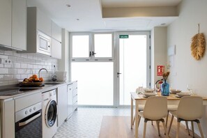 Fridge, microwave, oven, dishwasher