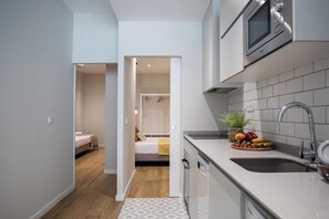 Køleskab, mikrobølgeovn, ovn, opvaskemaskine