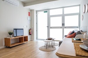 TV - THE PORT SUITES APARTMENTS 7 (Valencia)