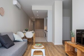 TV - THE PORT SUITES APARTMENTS 8 (Valencia)
