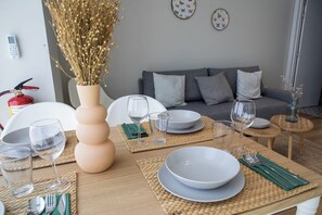 TV - THE PORT SUITES APARTMENTS 6 (Valencia)