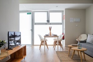 TV - THE PORT SUITES APARTMENTS 6 (Valencia)