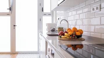 Réfrigérateur, micro-ondes, four, lave-vaisselle