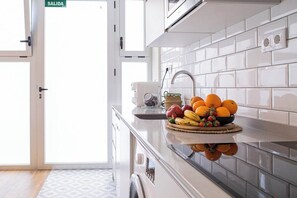 Réfrigérateur, micro-ondes, four, lave-vaisselle