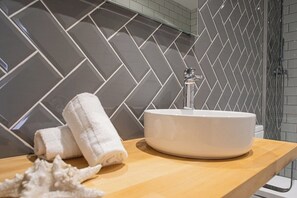 淋浴設備、風筒、提供毛巾