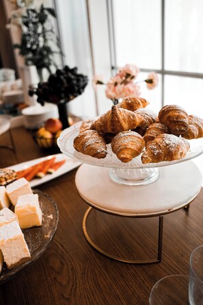 Free daily buffet breakfast - Klub Sosnowy (Warsaw)