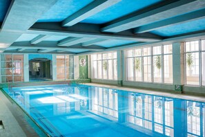 Indoor pool, open 7:00 AM to 10:00 PM, sun loungers - Klub Sosnowy (Warsaw)